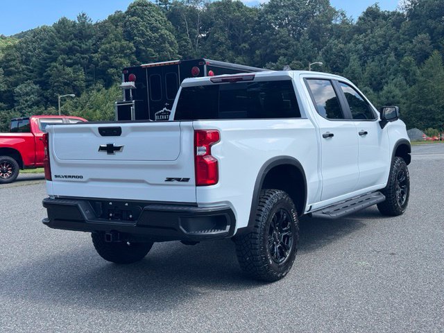 New 2026 Chevrolet Silverado 1500 ZR2 w/ LPO, Dark Essentials Package AWD/4WD image 8