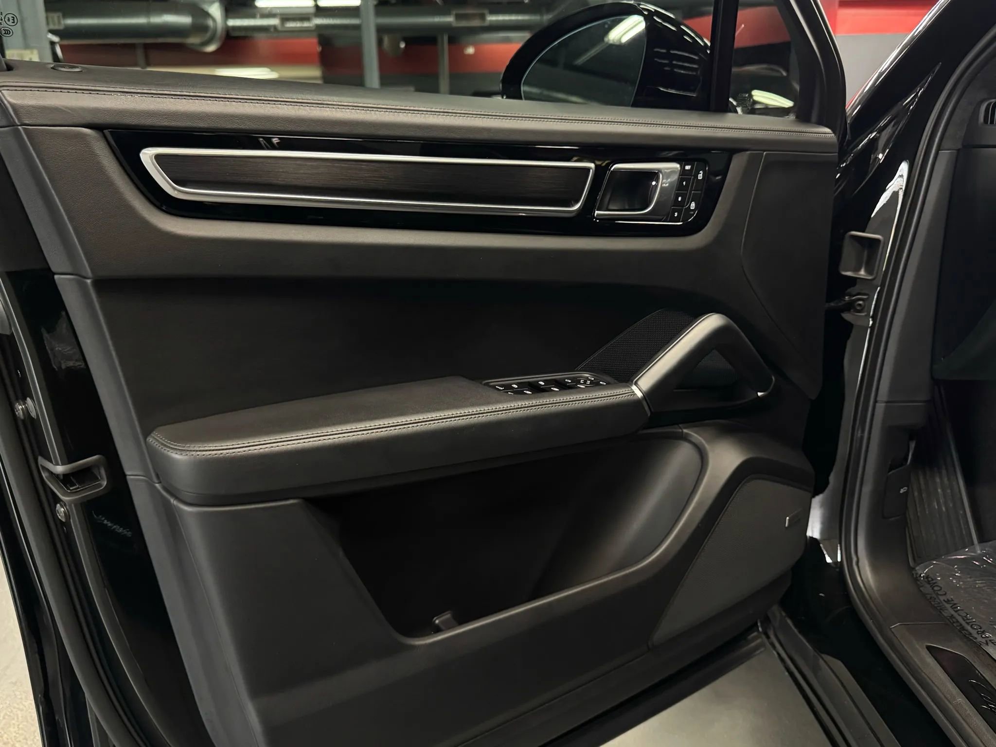 Used 2023 Porsche Cayenne GTS image 20