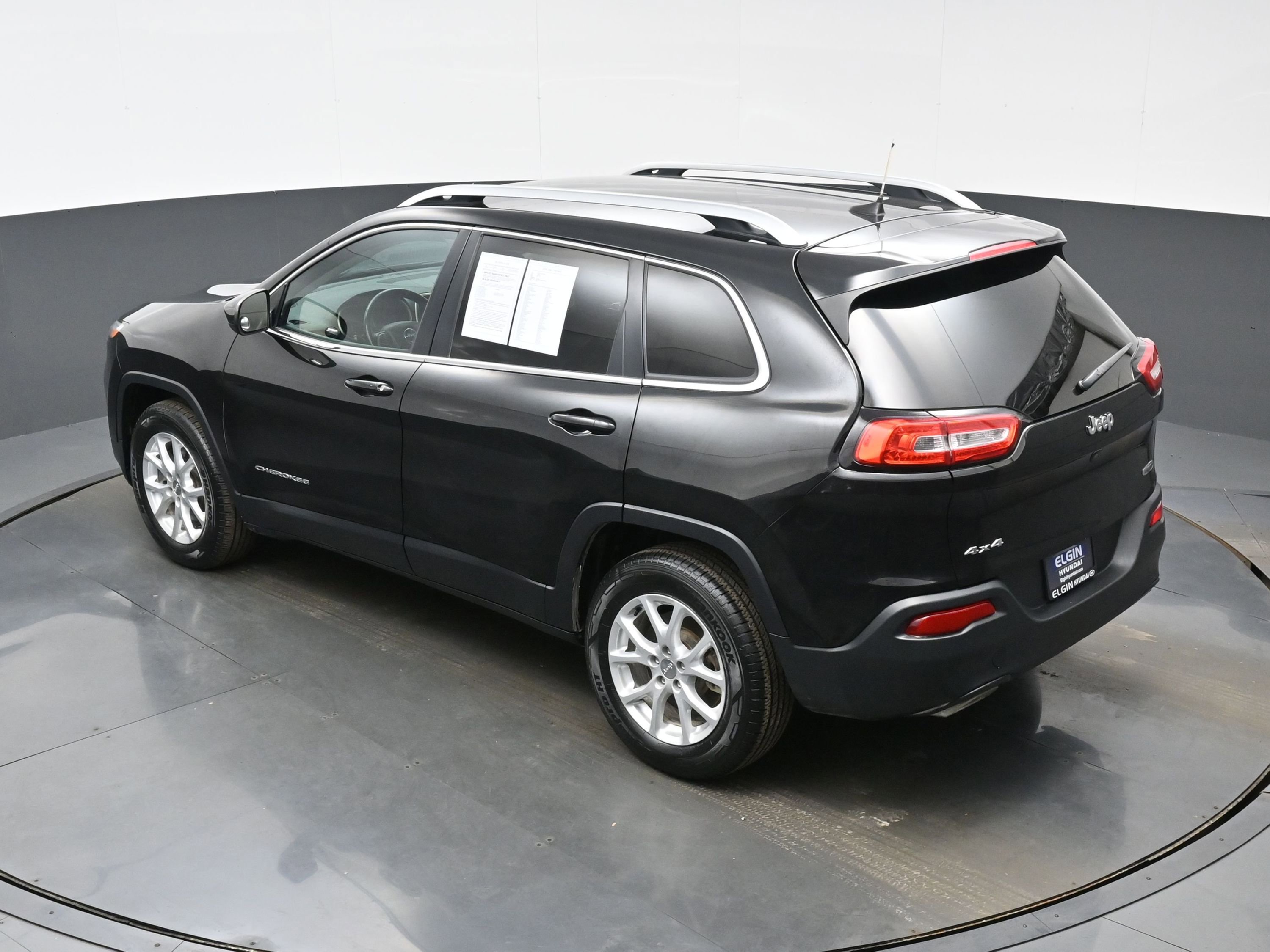 Used 2016 Jeep Cherokee Latitude w/ Comfort/Convenience Group image 34