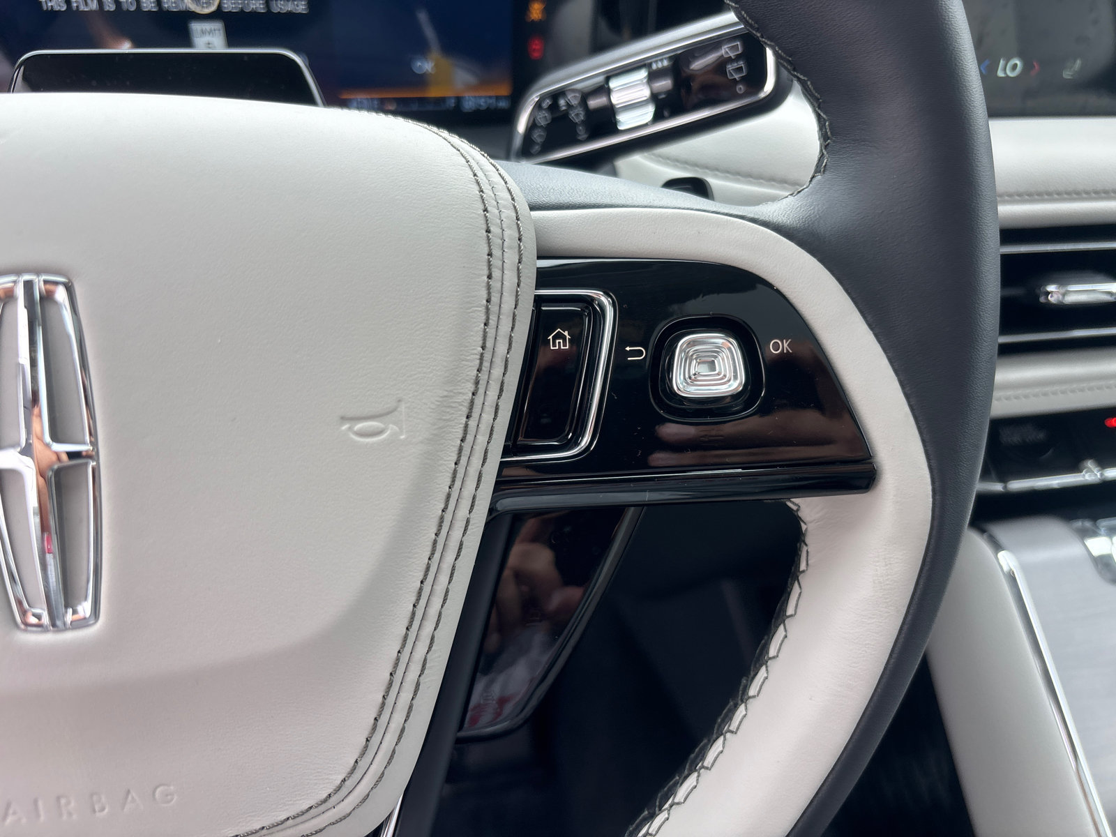 New 2027 Lincoln Aviator Reserve AWD/4WD image 17