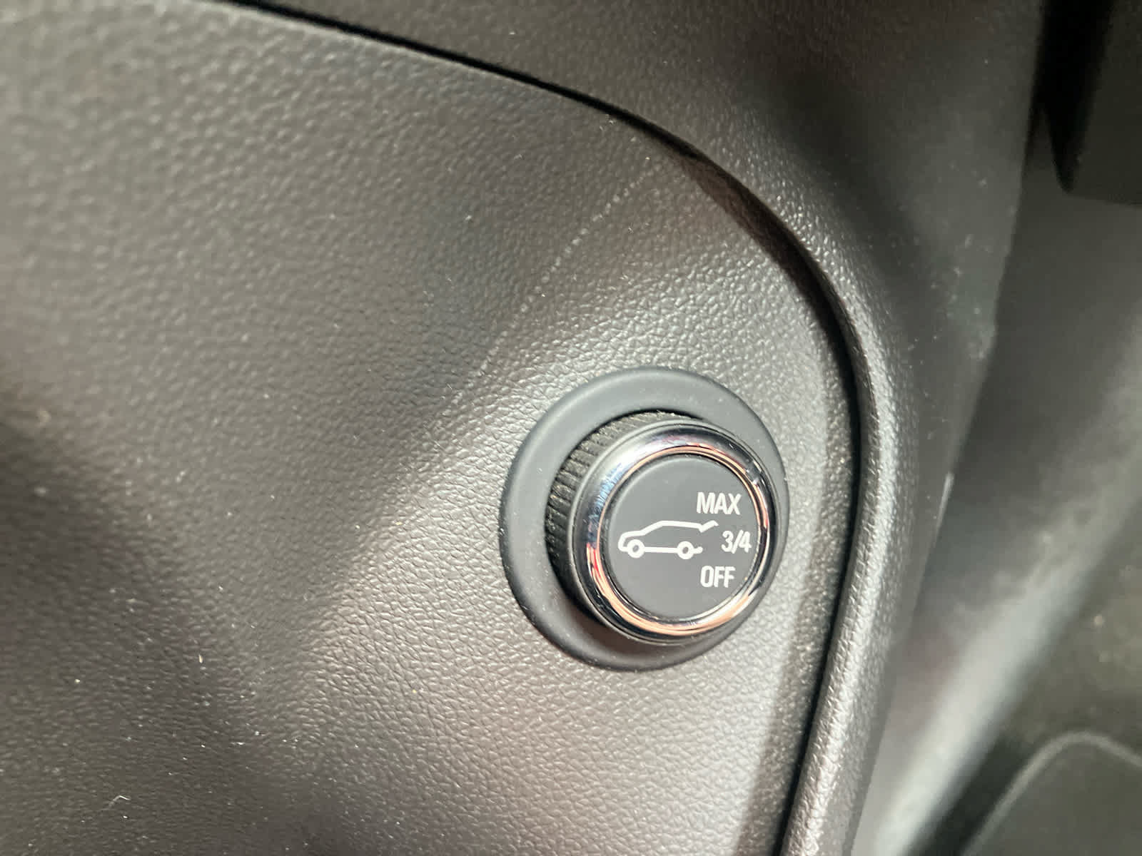 Used 2025 Buick Encore GX Avenir w/ Avenir Technology Package FWD image 14