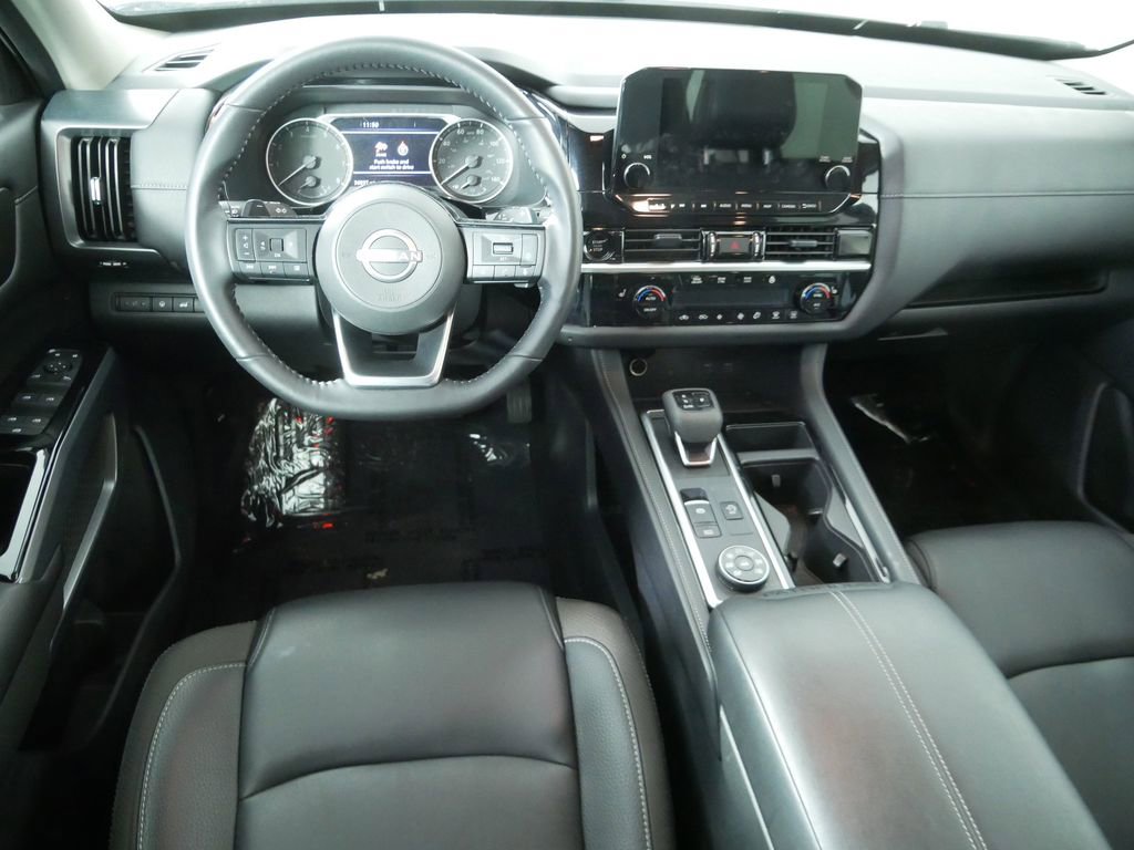 Used 2025 Nissan Pathfinder SL AWD/4WD image 20
