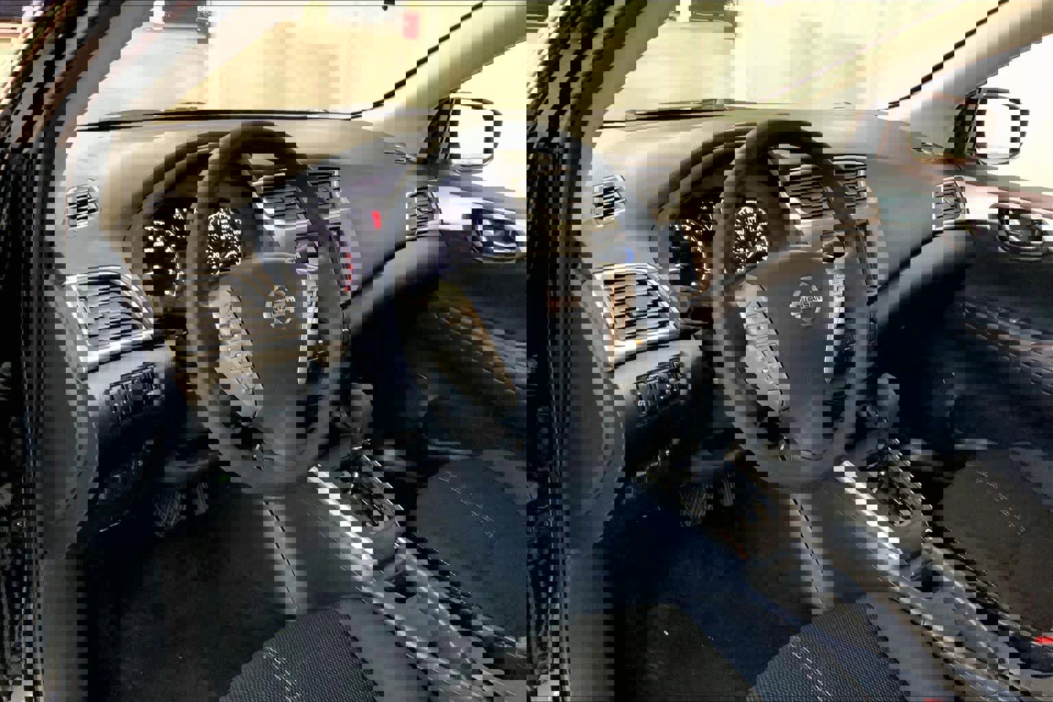 Used 2017 Nissan Sentra S image 18