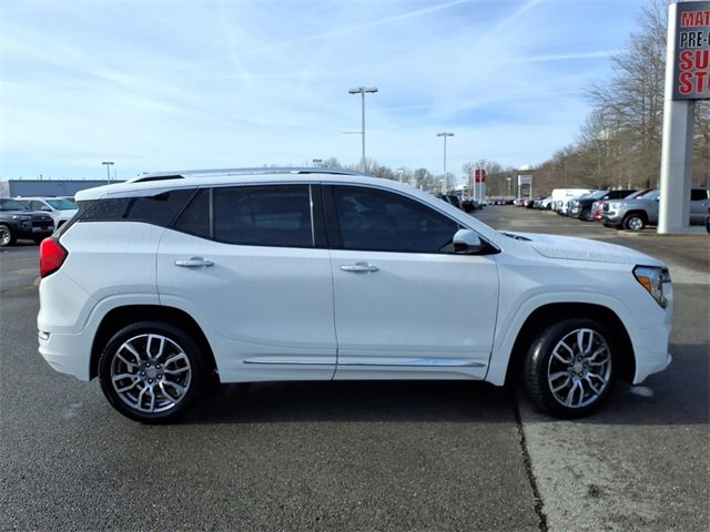 Used 2024 GMC Terrain Denali w/ Denali Premium Package video 2