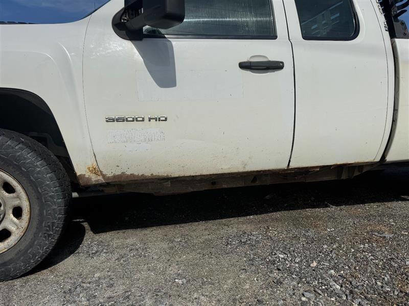 Used 2011 Chevrolet Silverado 3500 W/T image 4