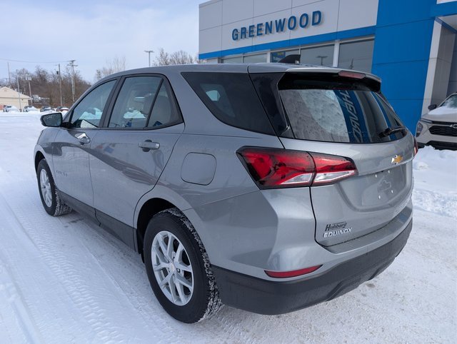 Used 2024 Chevrolet Equinox LS image 3