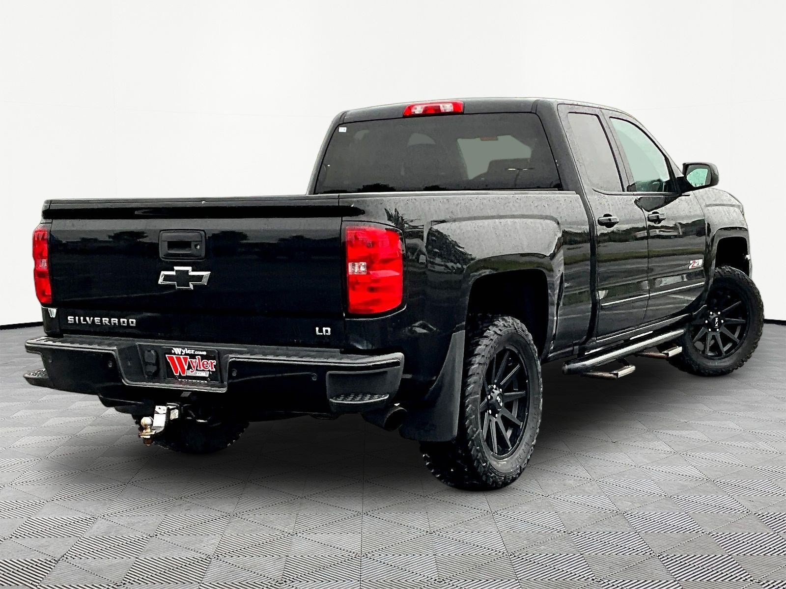 Used 2019 Chevrolet Silverado 1500 LT w/ All Star Edition AWD/4WD image 6