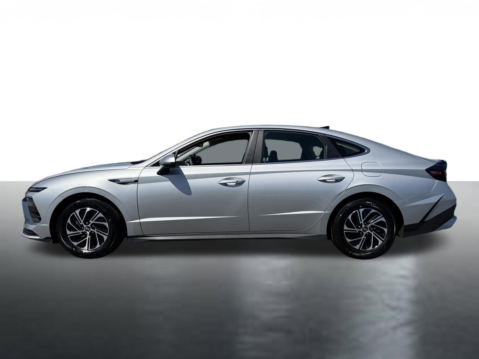 Used 2026 Hyundai Sonata Blue image 5