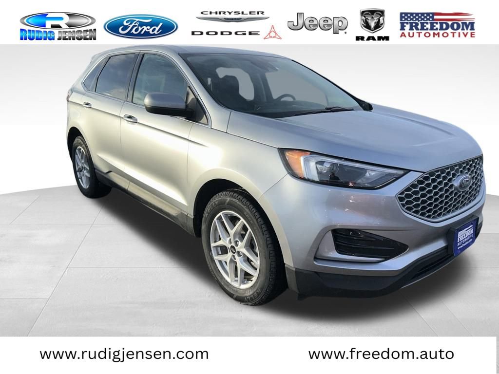 Used 2024 Ford Edge SEL image 3