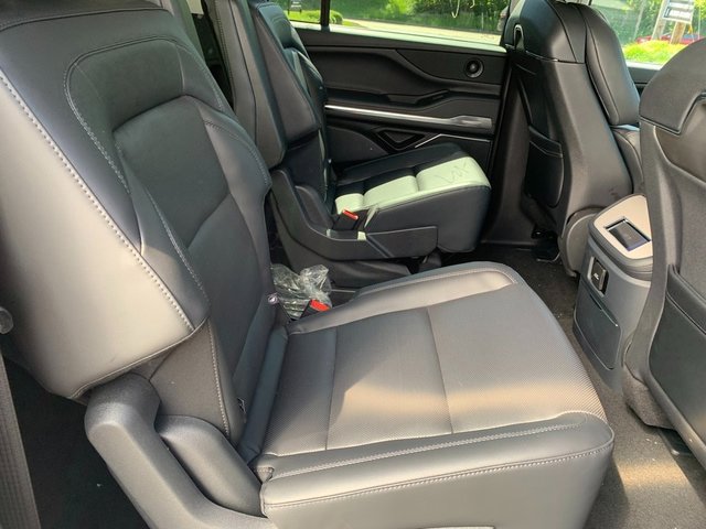 New 2026 Lincoln Navigator L Premier AWD/4WD image 21