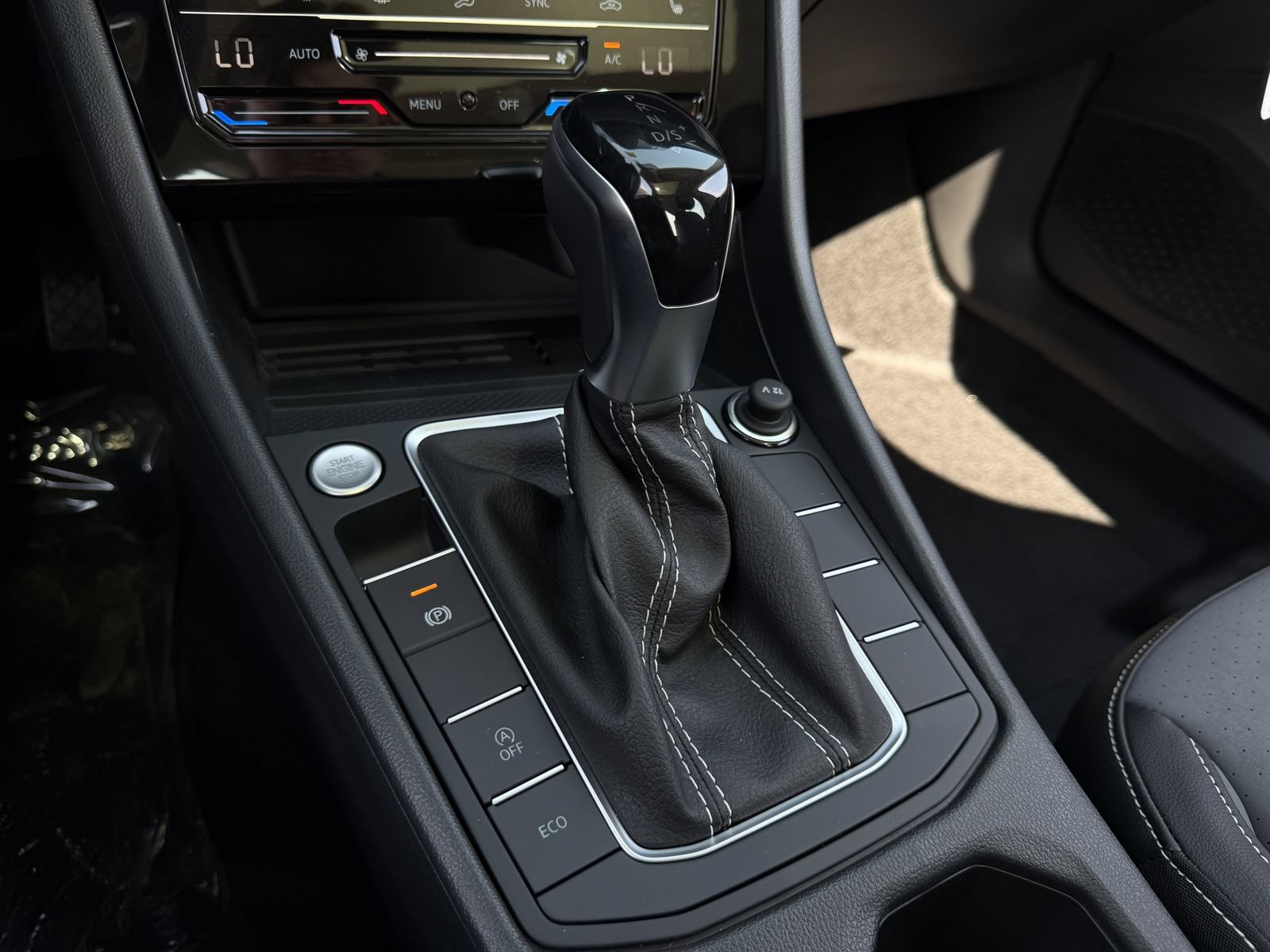 New 2026 Volkswagen Jetta SE FWD image 19