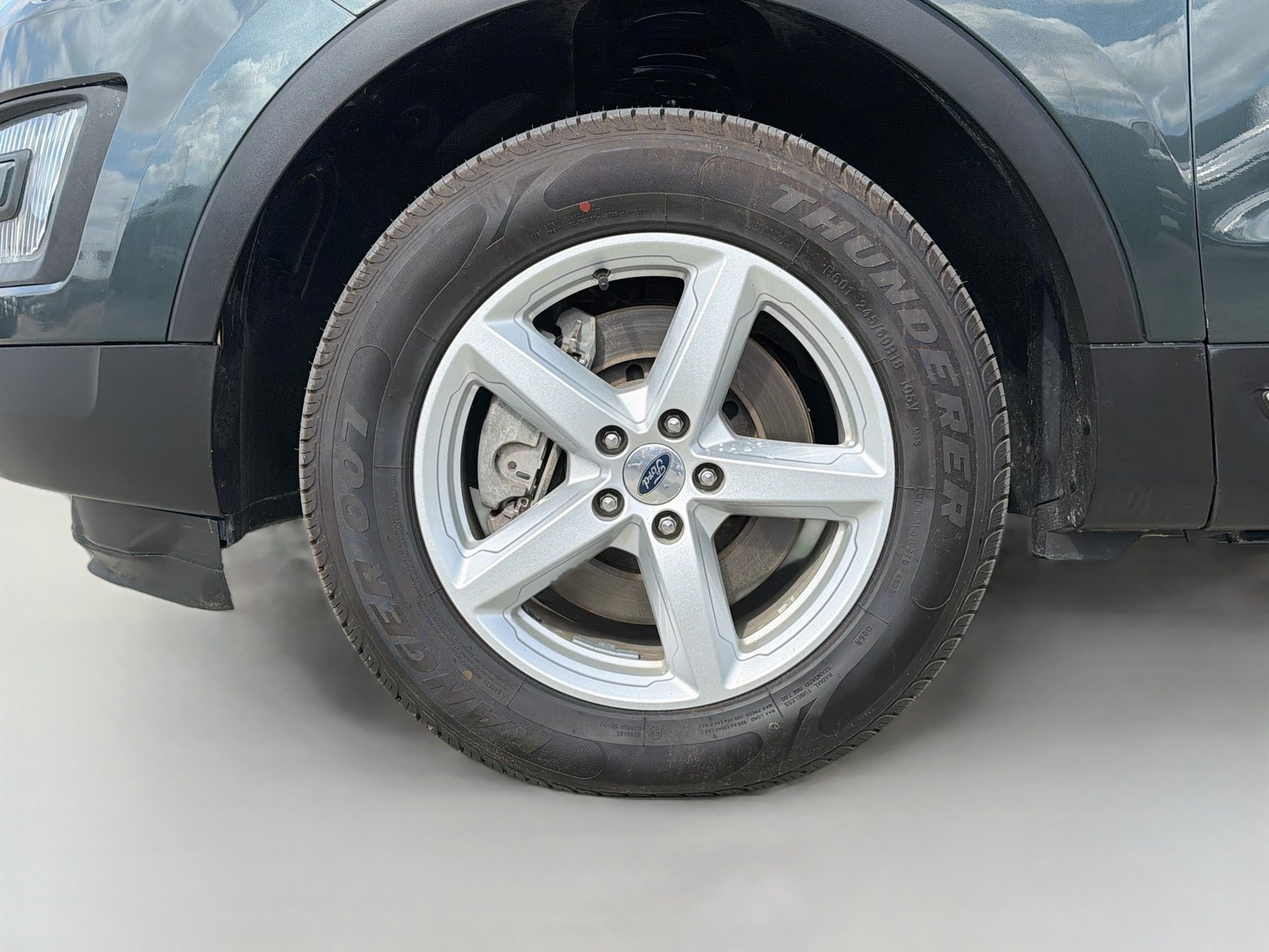 Used 2016 Ford Explorer XLT w/ Equipment Group 202A FWD image 34