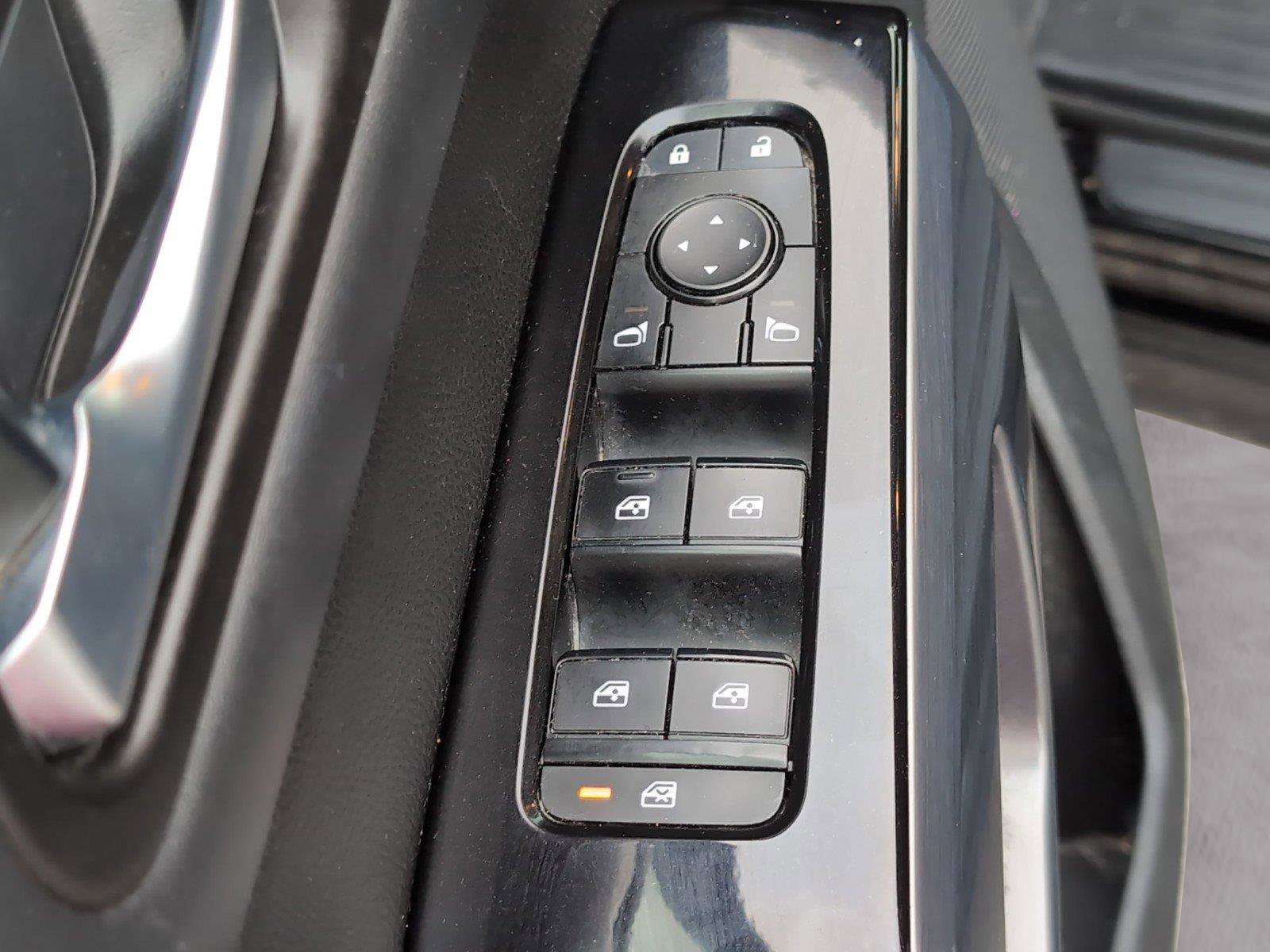 Used 2022 Nissan Pathfinder SL w/ SL Premium Package image 16