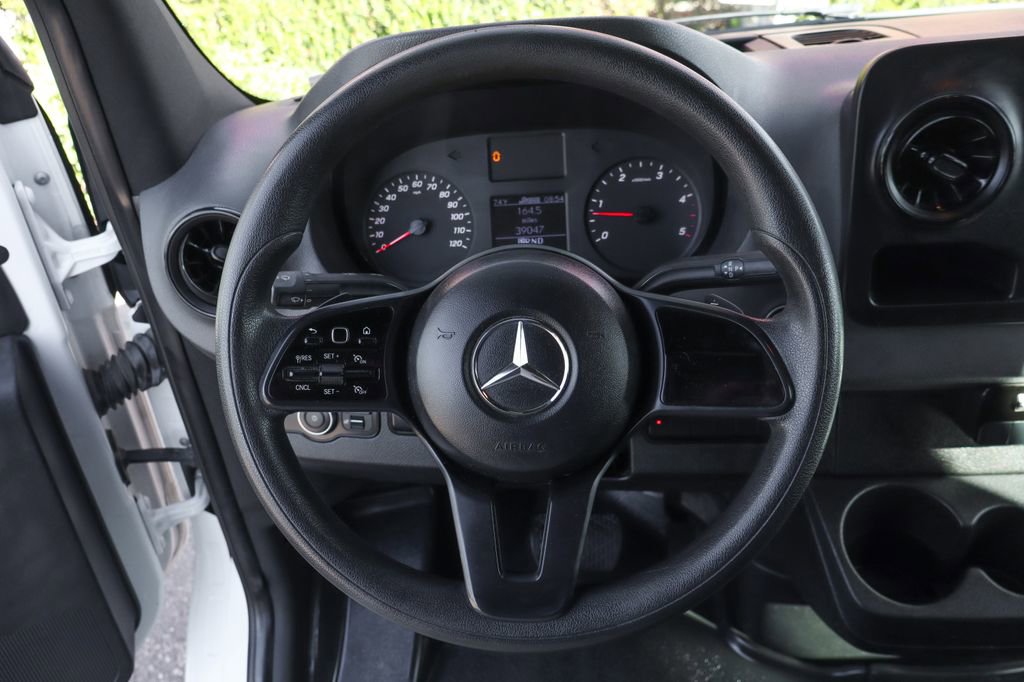 Used 2019 Mercedes-Benz Sprinter 2500 image 25