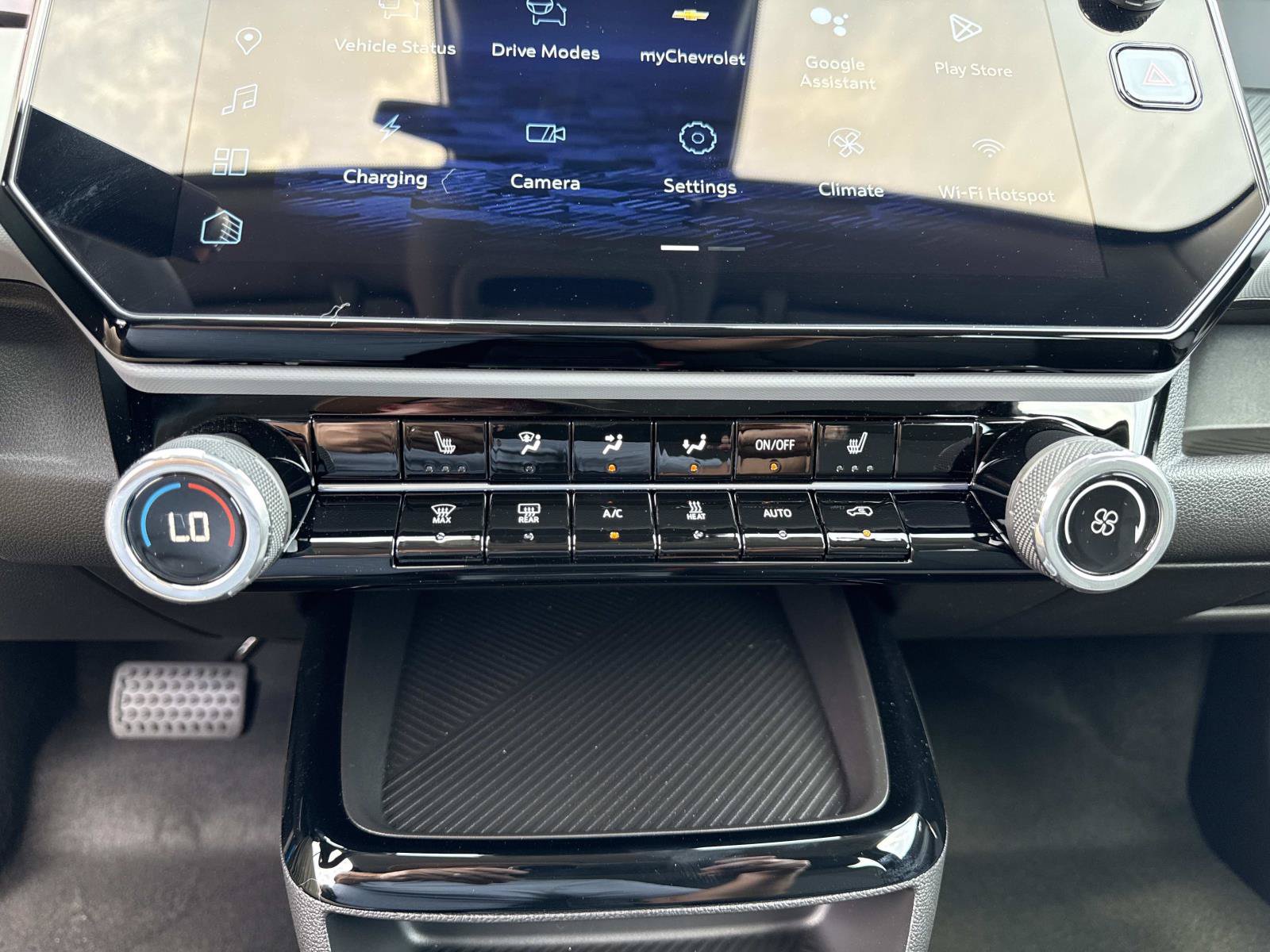 New 2027 Chevrolet Bolt LT w/ Comfort Package FWD image 26