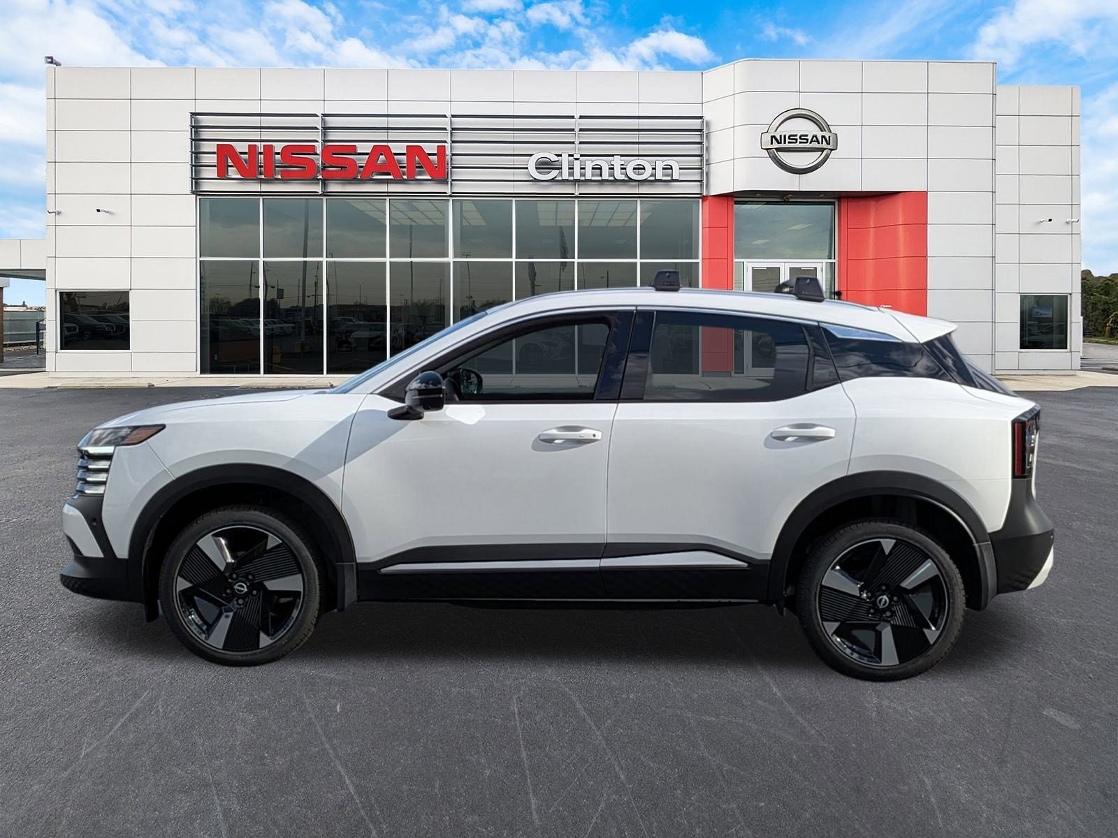 New 2026 Nissan Kicks SR FWD image 6