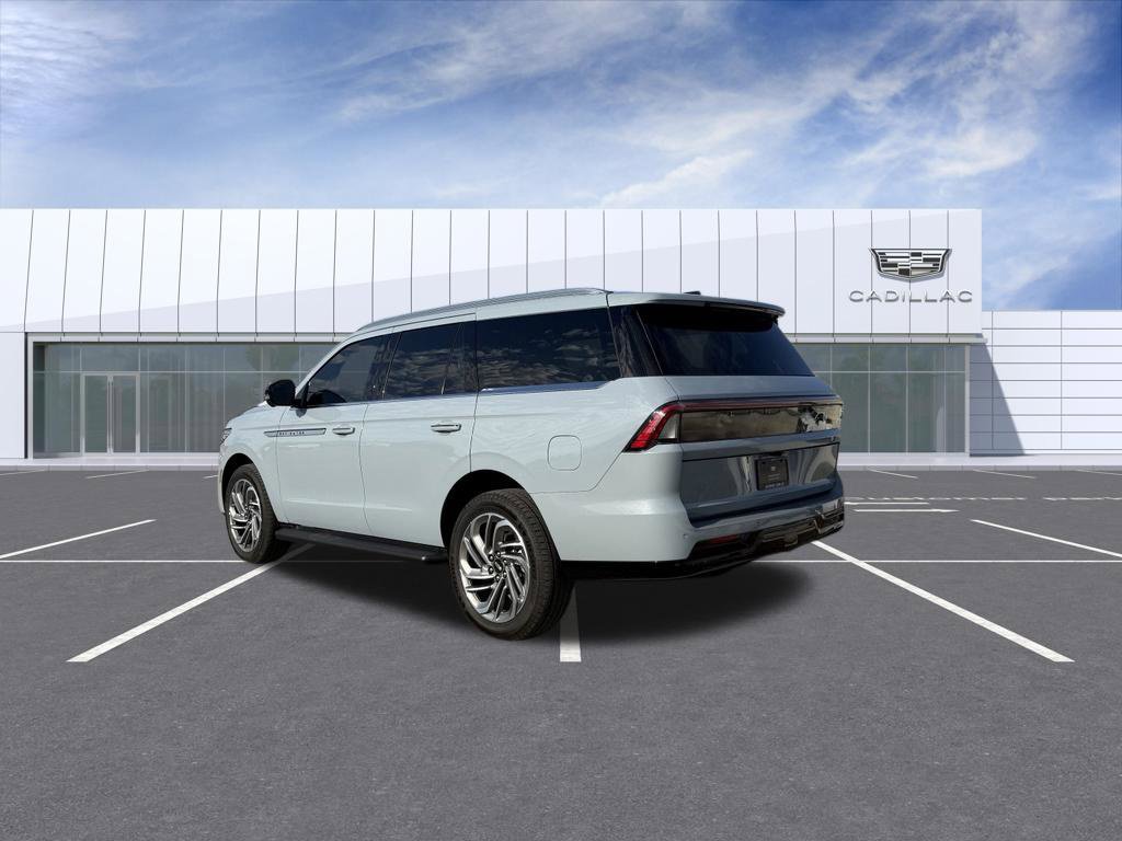 Used 2026 Lincoln Navigator Premiere AWD/4WD image 4