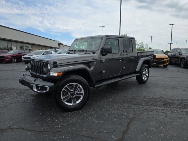 Used 2024 Jeep Gladiator Sport w/ Premium Package AWD/4WD image 3