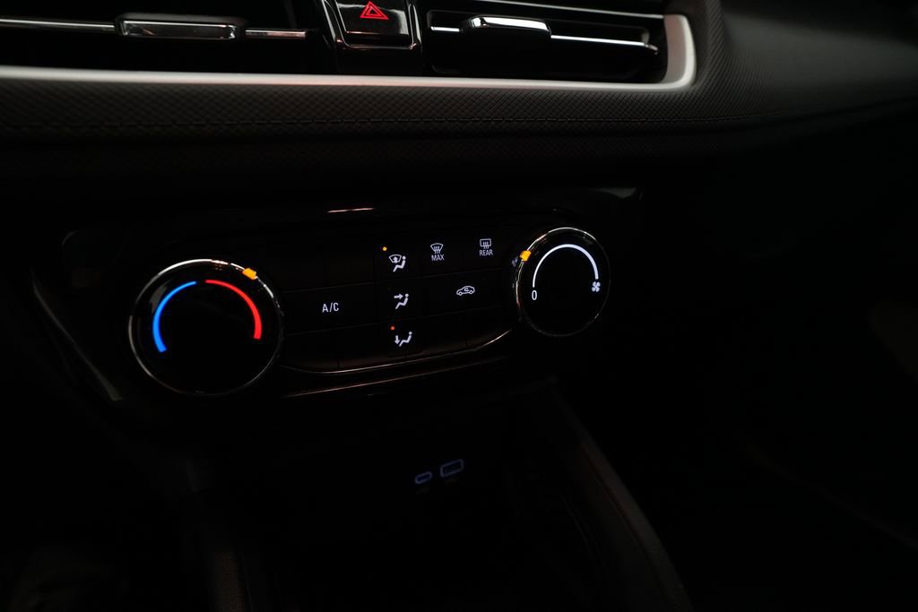 Used 2025 Chevrolet TrailBlazer LT AWD/4WD image 20