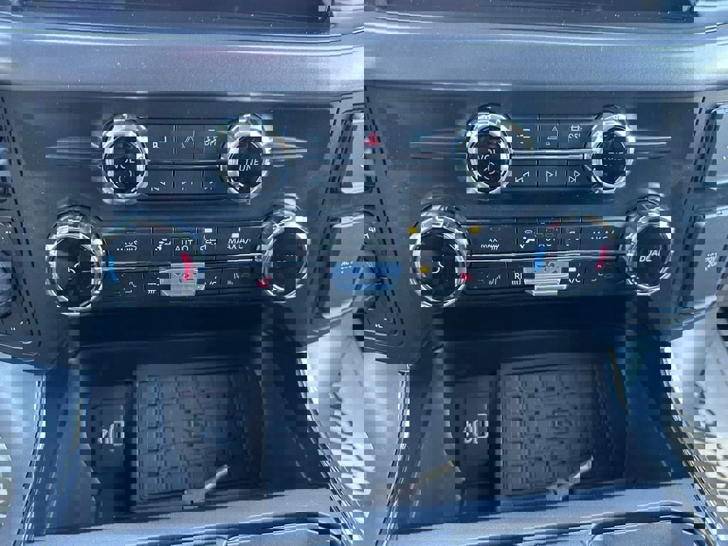 New 2025 Ford F150 XLT w/ Equipment Group 302A MID image 9