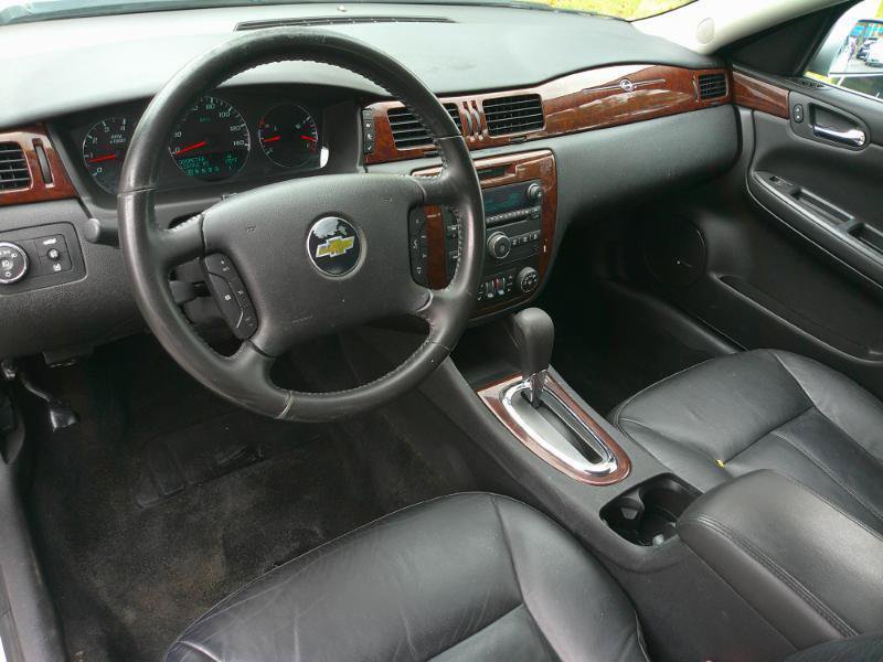 Used 2011 Chevrolet Impala LTZ FWD image 11