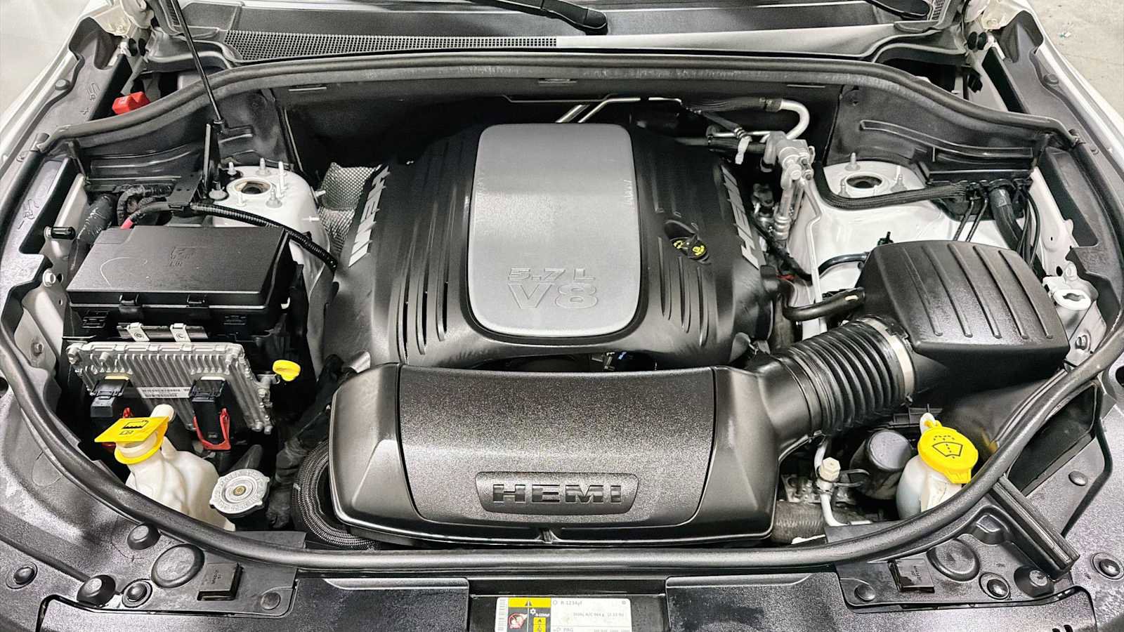 Used 2016 Dodge Durango R/T w/ Technology Group AWD/4WD image 32