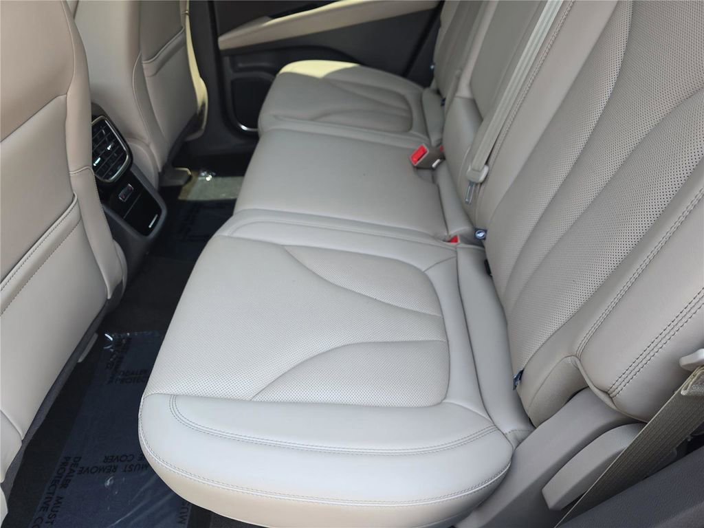 Used 2021 Lincoln Nautilus Reserve w/ Equipment Group 201A image 15