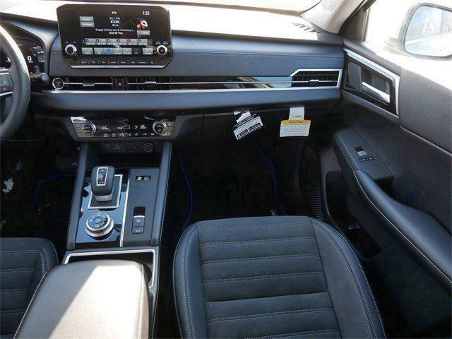 Used 2025 Mitsubishi Outlander SE image 12