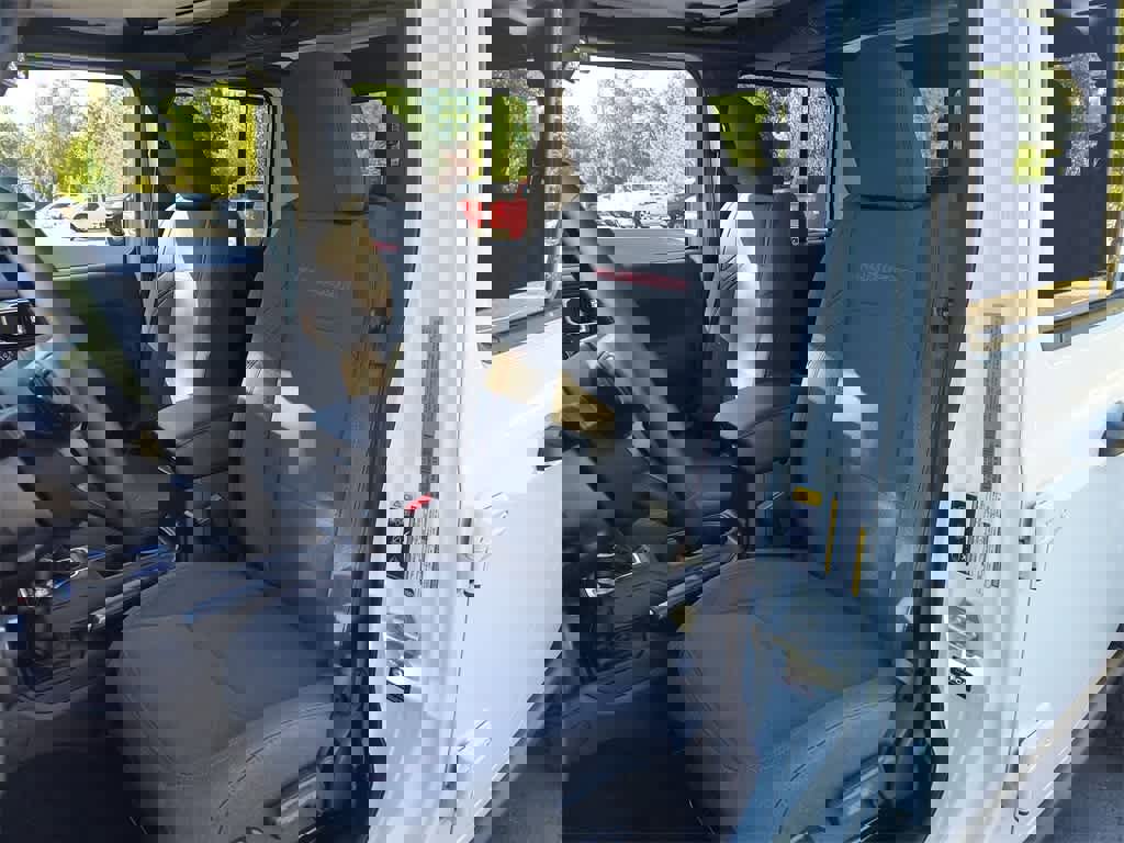 New 2025 Jeep Gladiator Rubicon w/ Convenience Group image 11