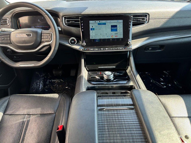 Used 2024 Jeep Wagoneer Series II w/ Flexible Seating Group AWD/4WD image 14