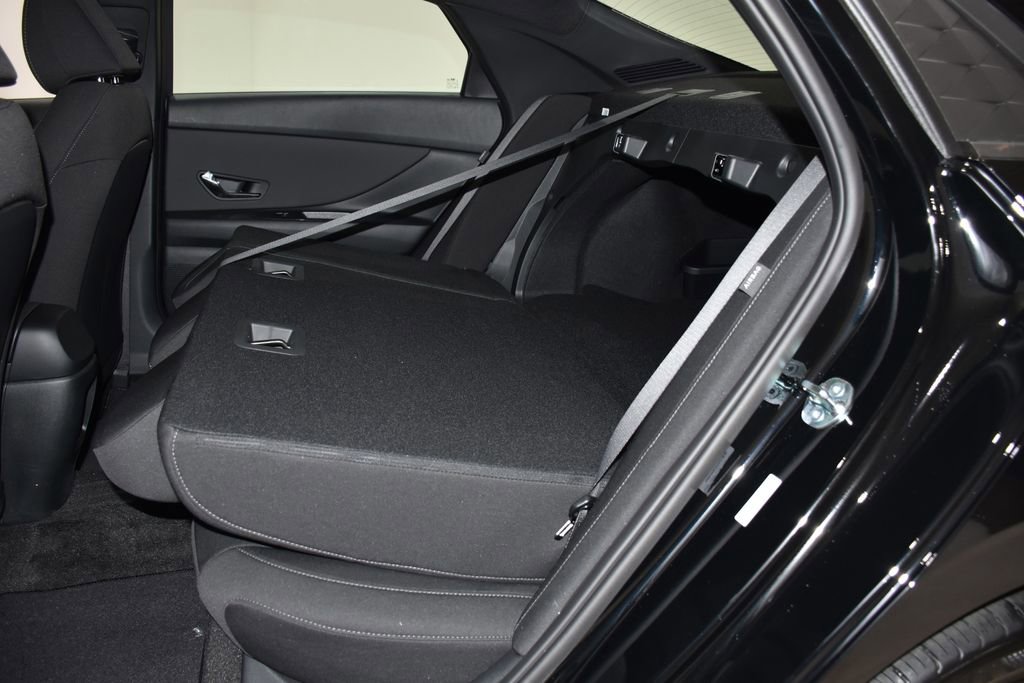 New 2026 Hyundai Elantra Sport image 28