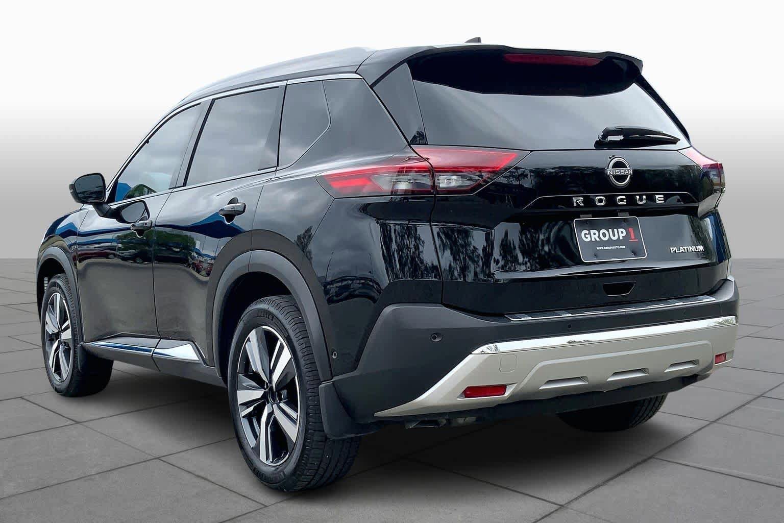 Used 2022 Nissan Rogue Platinum w/ Head-Up Display Package FWD image 12