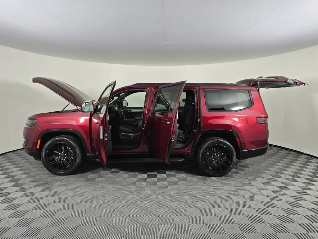New 2025 Jeep Wagoneer Series II w/ HD Trailer Tow Package image 15