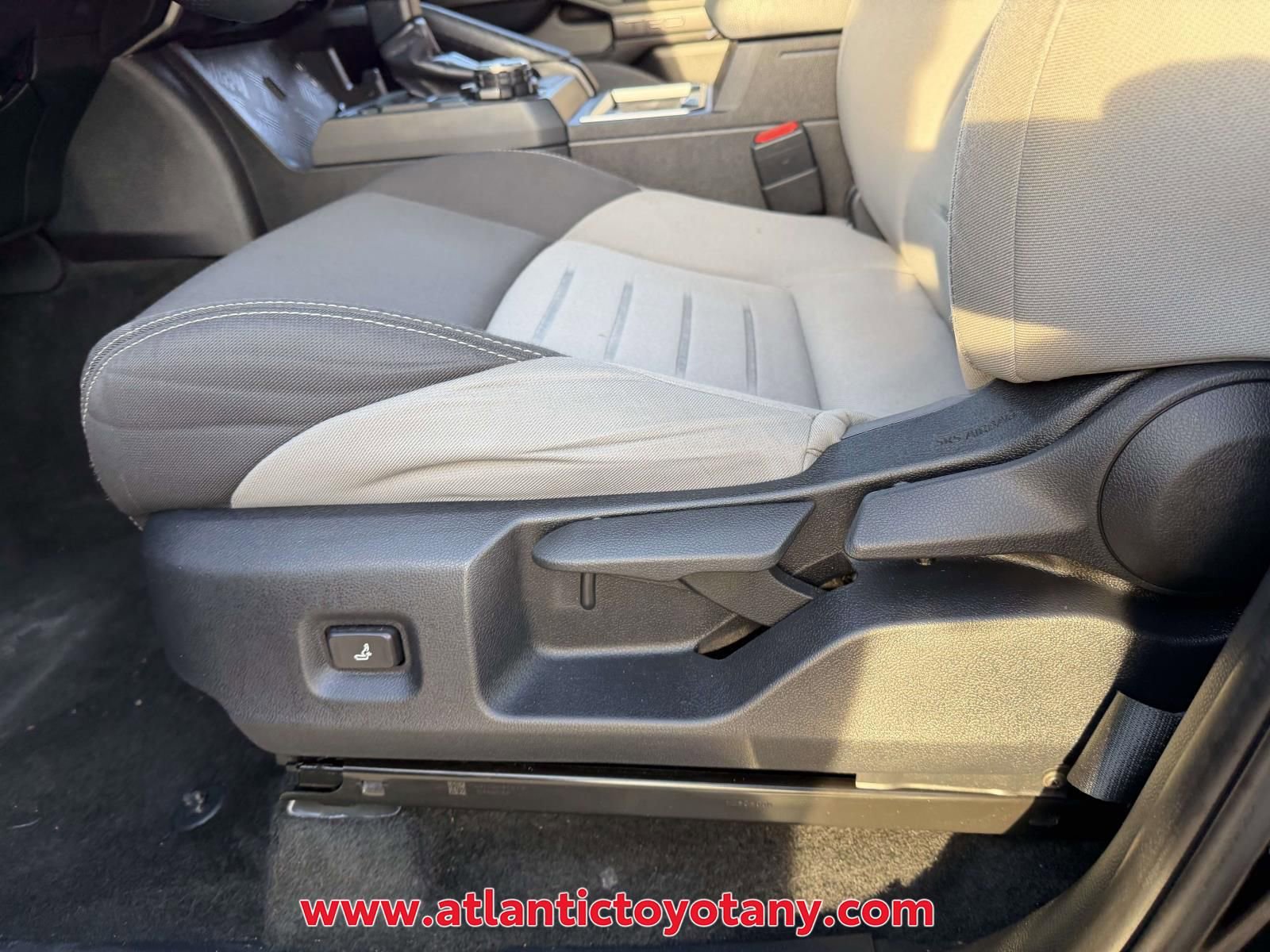 Used 2024 Toyota Tacoma TRD Off-Road image 17