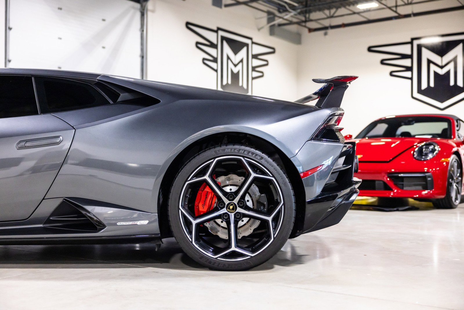 Used 2021 Lamborghini Huracan EVO RWD image 17