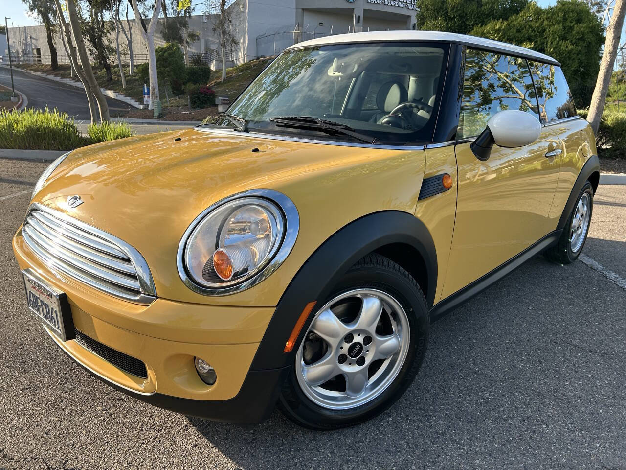 Used 2007 MINI Cooper Hardtop image 1