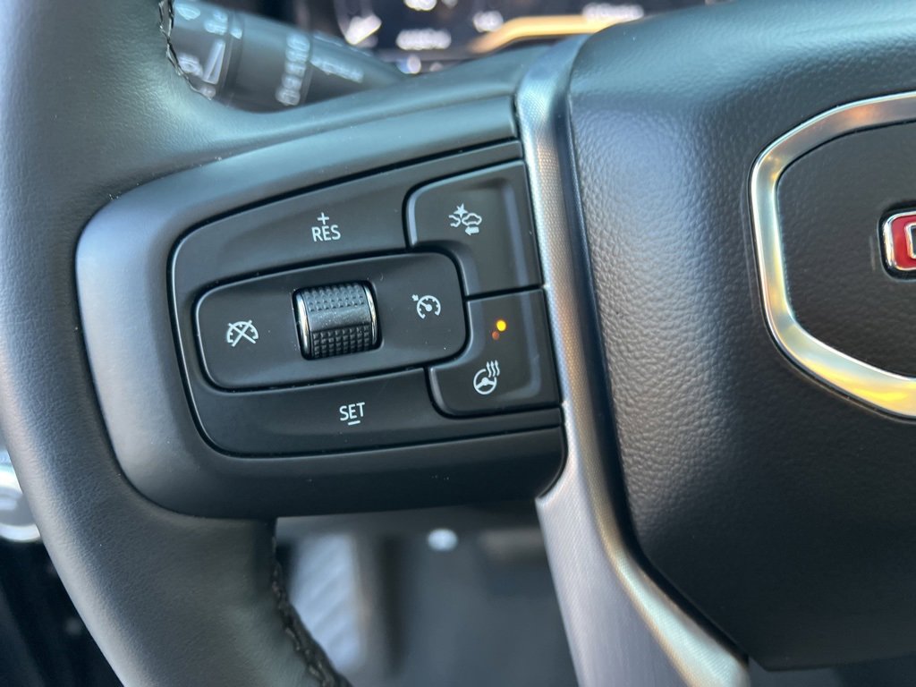 Used 2024 GMC Yukon XL SLT w/ SLT Premium Package image 16