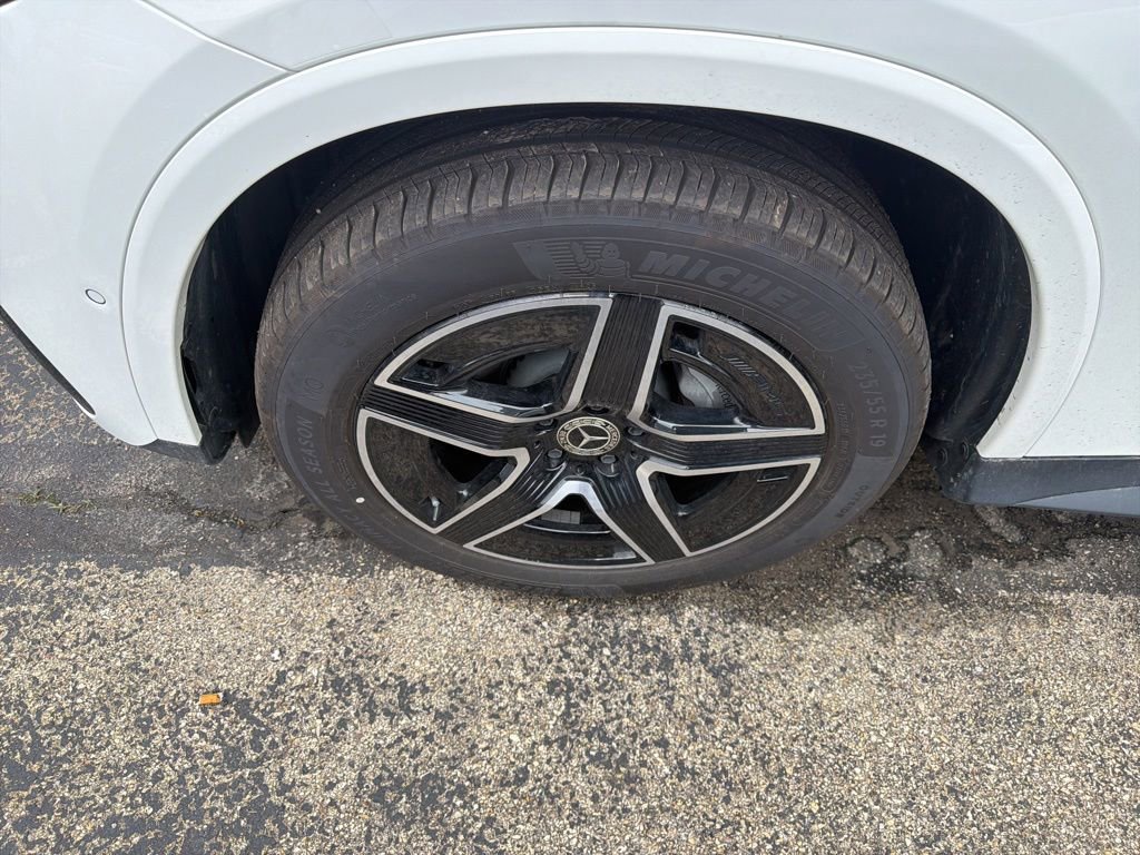 Used 2024 Mercedes-Benz GLC 300 4MATIC image 4