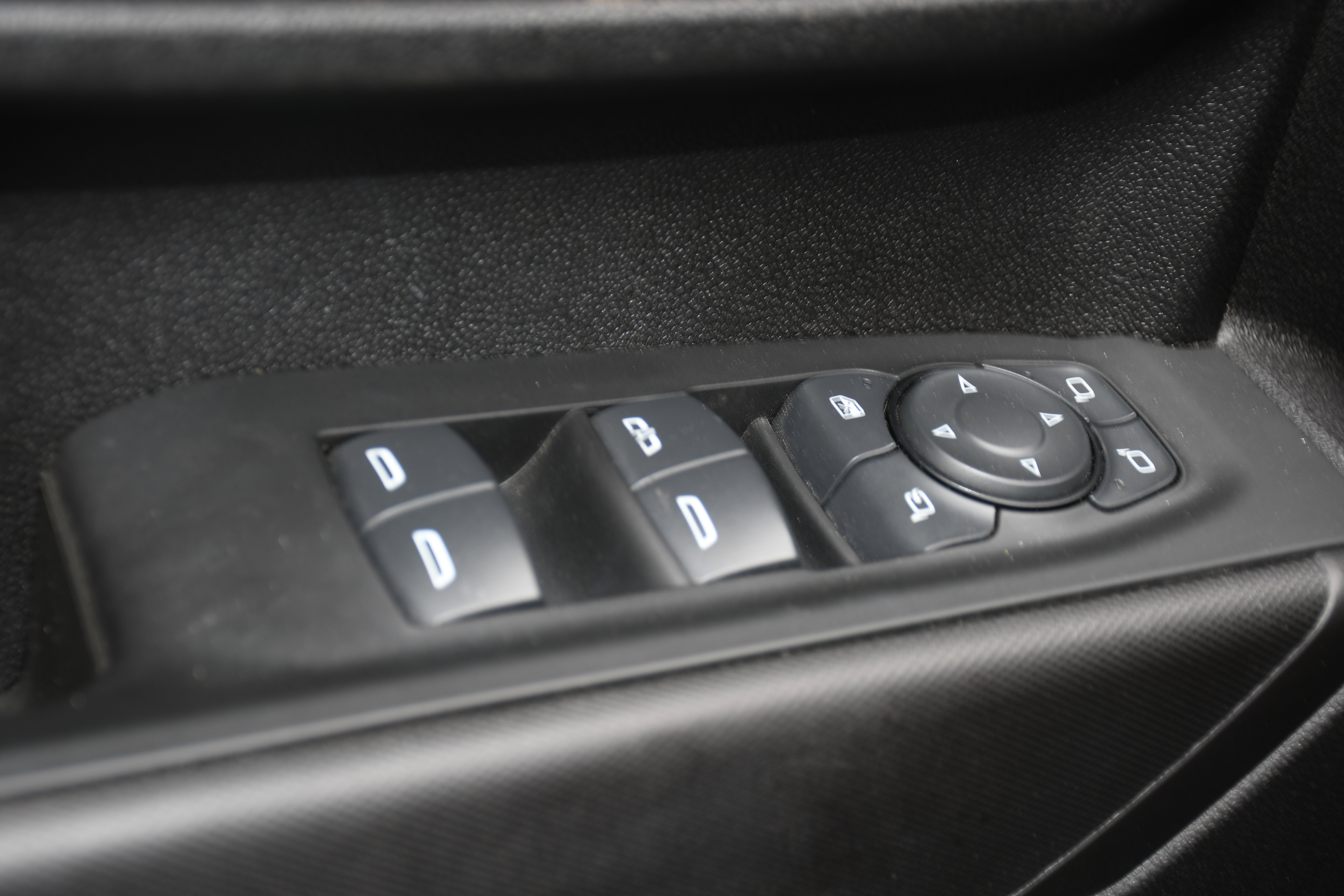 Used 2024 Chevrolet Silverado 2500 Custom w/ Custom Value Package image 10