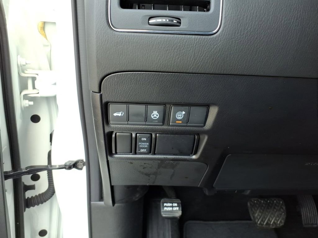 Certified 2024 Nissan Armada Platinum w/ Captain's Chairs Package AWD/4WD image 8