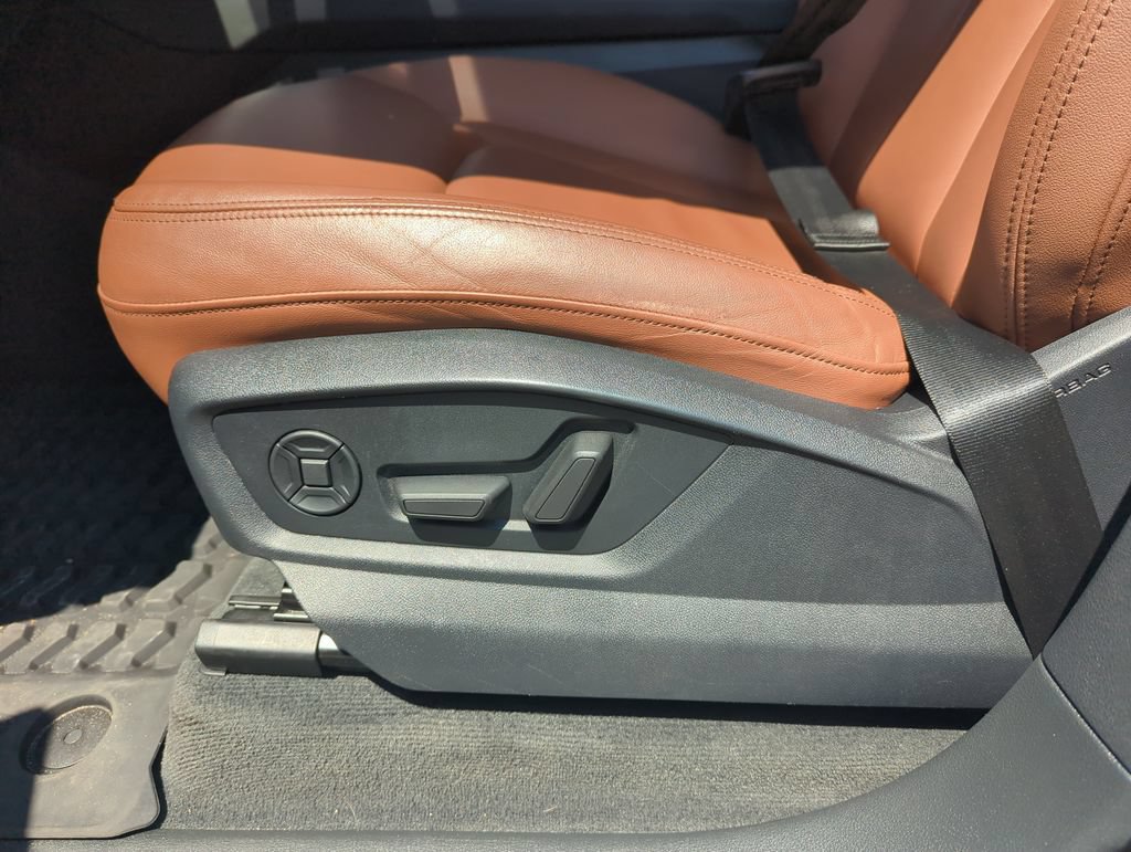 Used 2022 Audi Q8 Premium AWD/4WD image 12