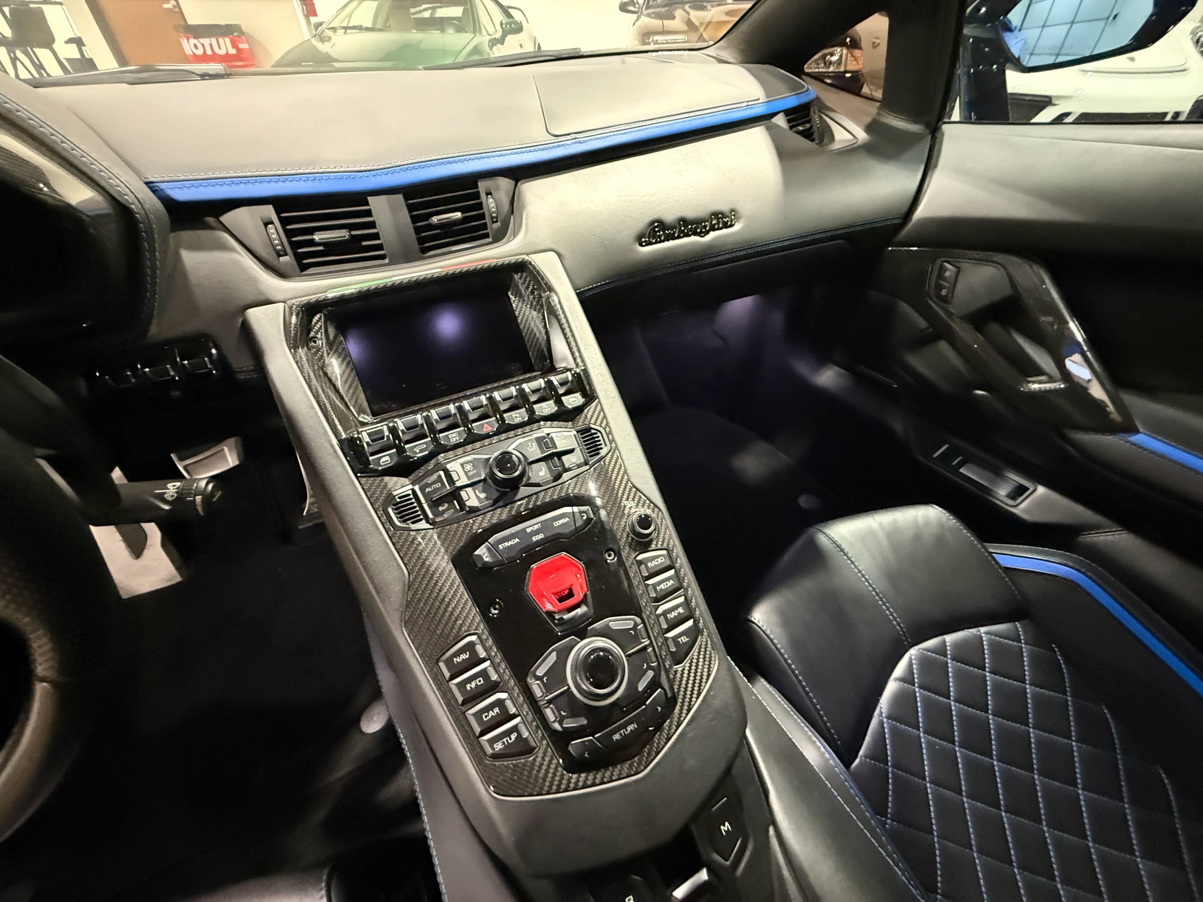 Used 2018 Lamborghini Aventador S AWD/4WD image 92