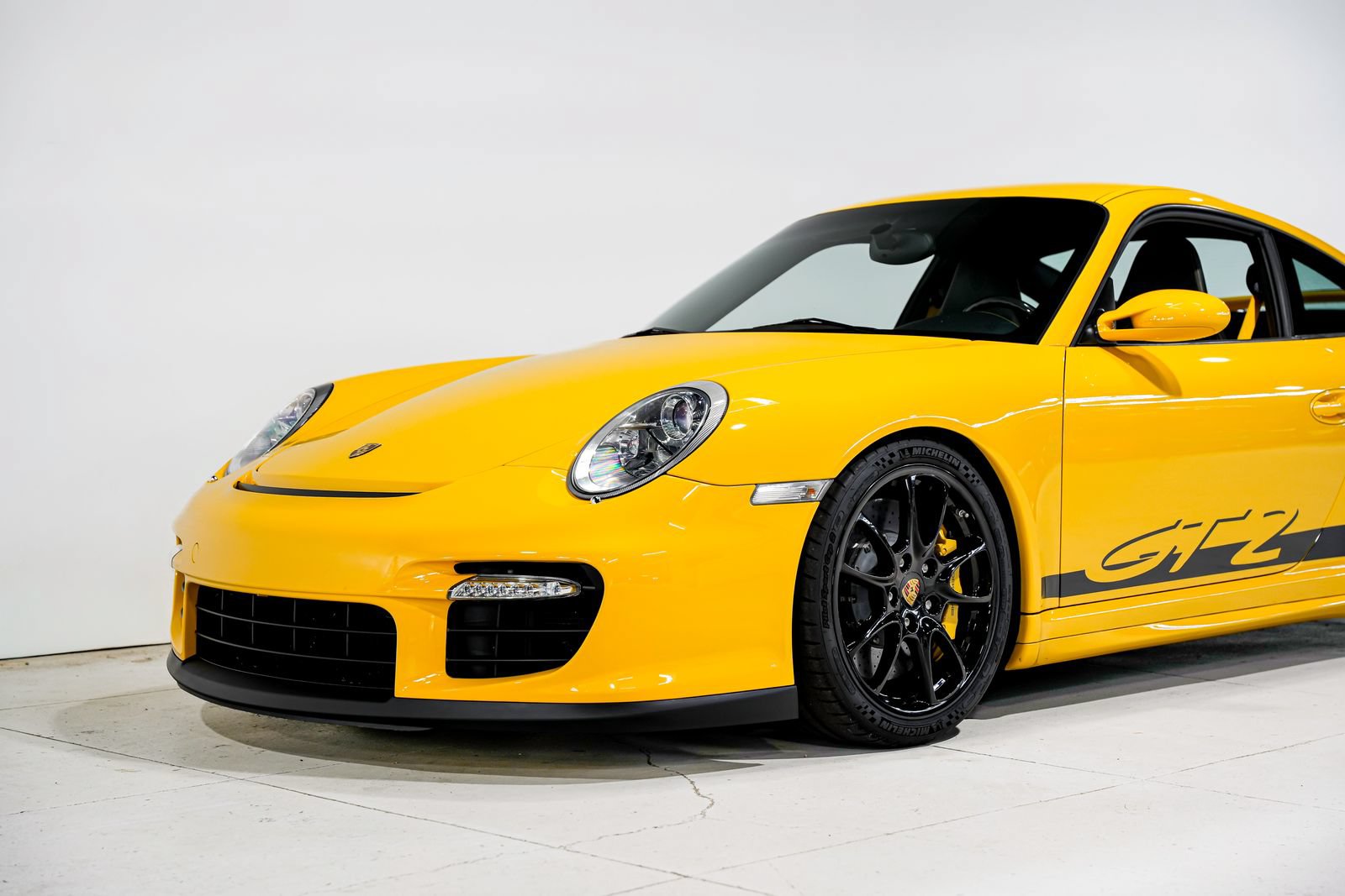 Used 2008 Porsche 911 GT2 RWD image 23