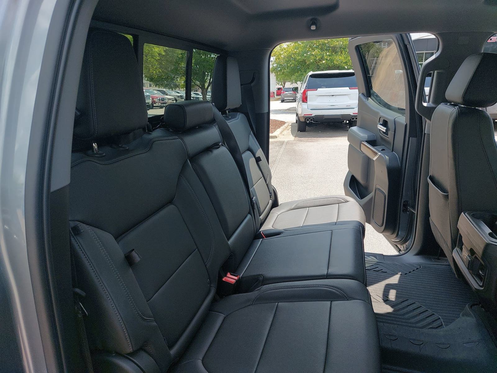 Used 2021 Chevrolet Silverado 1500 LT Trail Boss w/ Convenience Package II AWD/4WD image 12