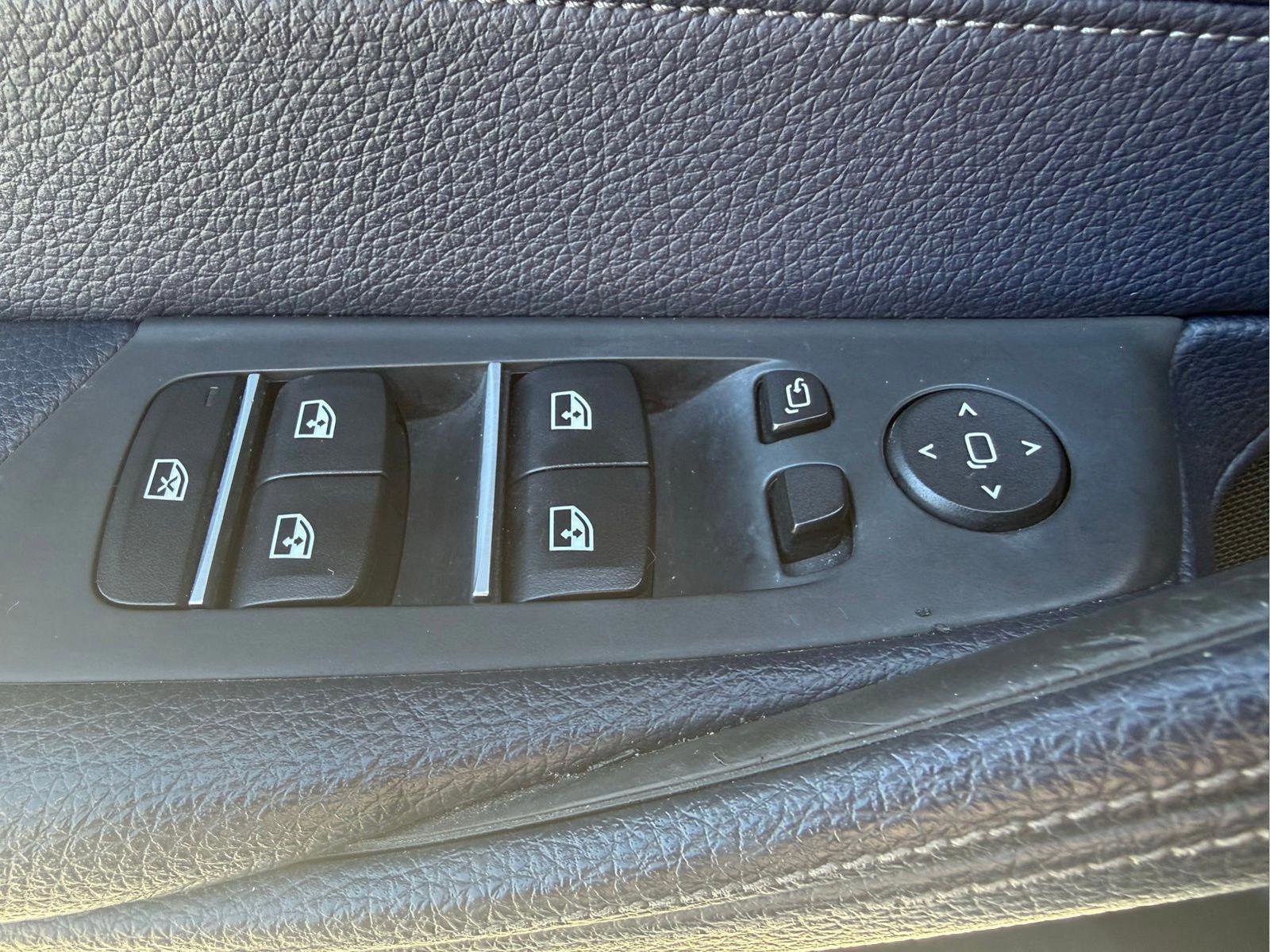 Used 2018 BMW 530i xDrive image 24