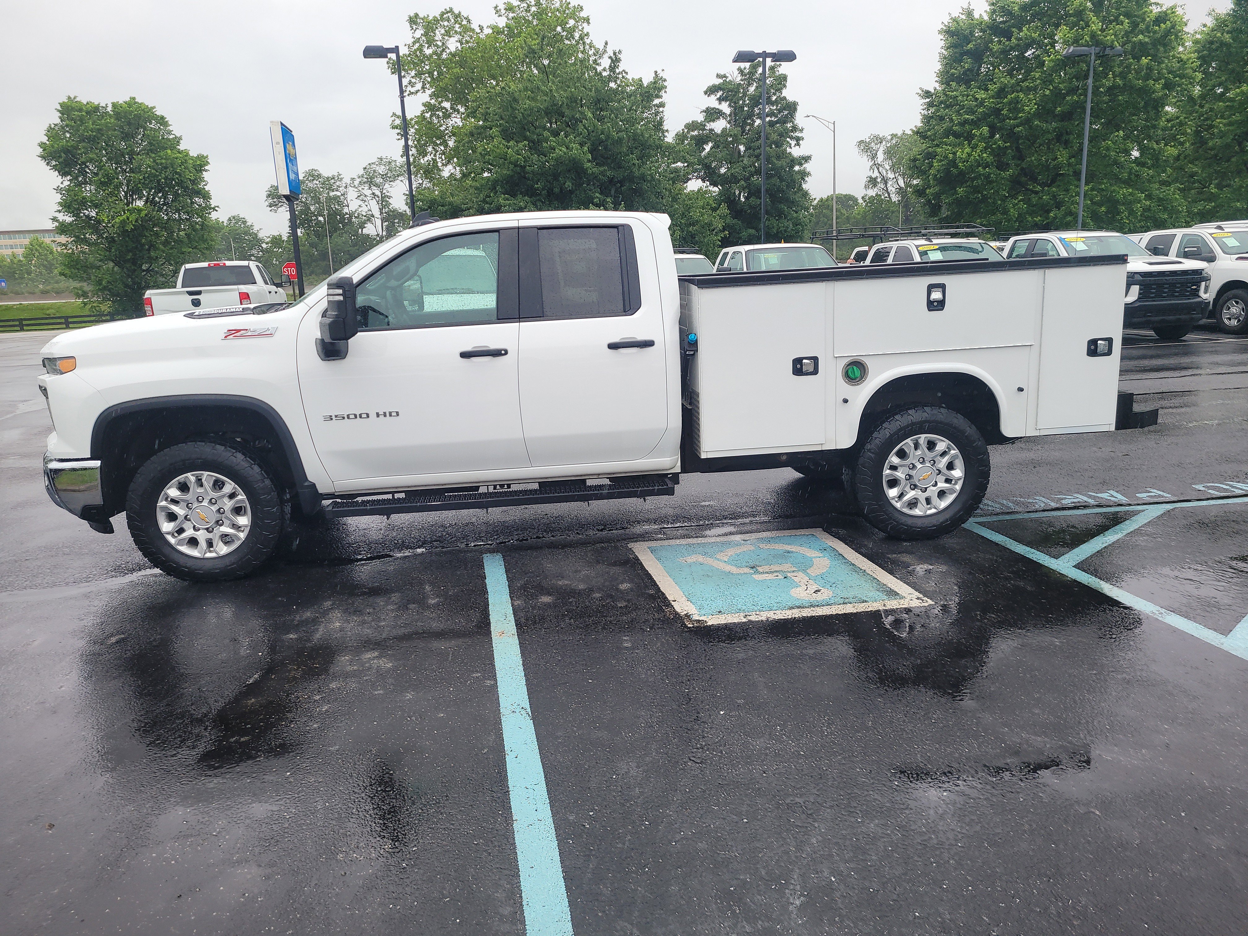 Used 2025 Chevrolet Silverado 3500 W/T w/ WT Convenience Package AWD/4WD image 2