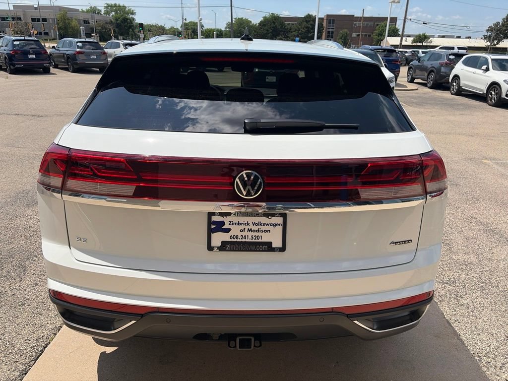 Certified 2024 Volkswagen Atlas Cross Sport SE w/ Panoramic Sunroof Package AWD/4WD image 8