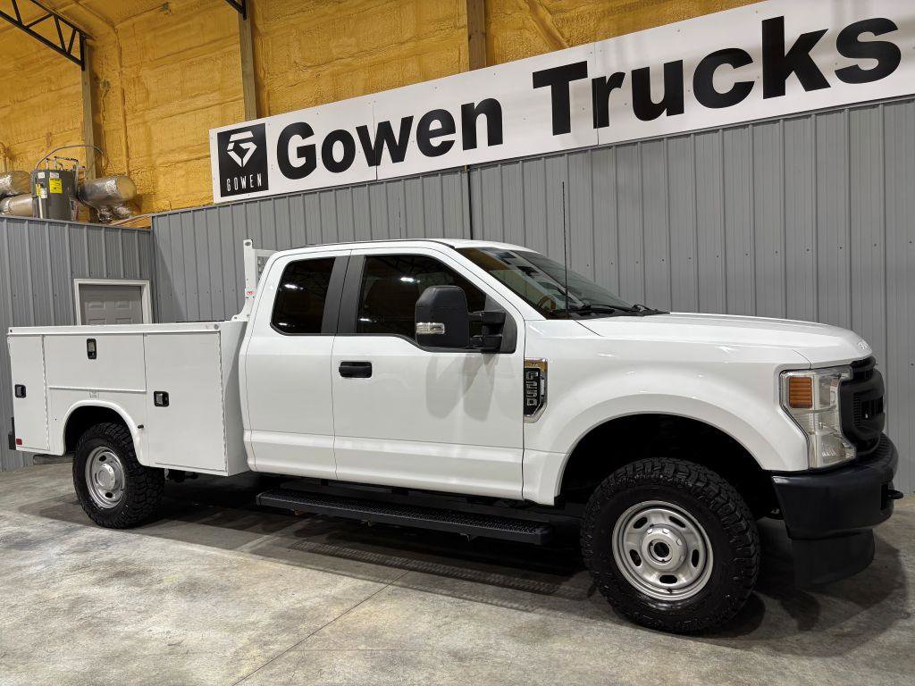 Used 2022 Ford F250 XL w/ Power Equipment Group AWD/4WD image 3