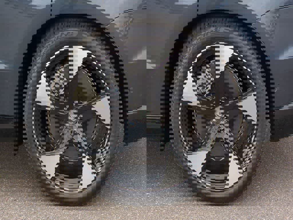 New 2025 Volvo EX90 Ultra w/ Protection Package Premier image 13