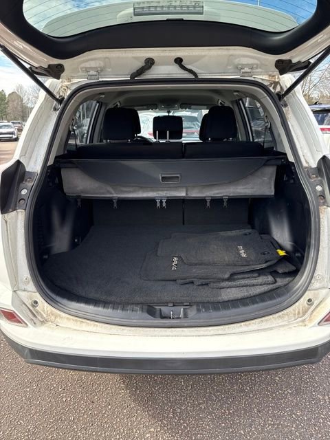 Used 2016 Toyota RAV4 LE image 27